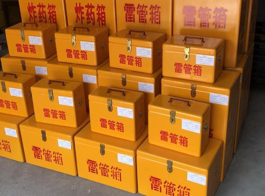 青原玻璃钢雷管箱的使用寿命一般是多少？